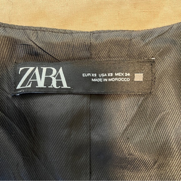 Pearl Button Appliqué Vest | Black | Size Extra Small | Zara - Picture 4 of 5